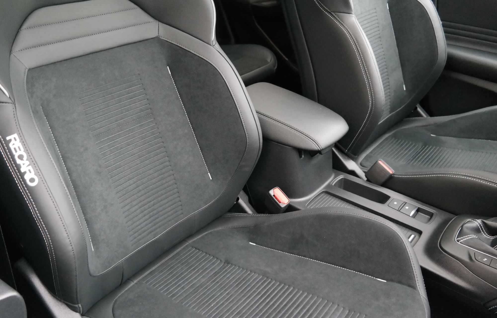 Ford Focus ST EHC Kloten Edition - F. + Ch. Müller AG Sünikon